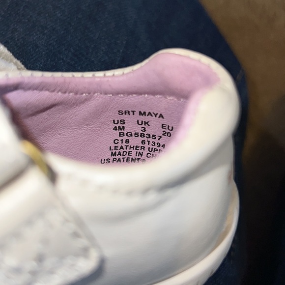 Stride Rite Maya Size 4m Mary Jane cream/pearl colored dress shoes.  Used. - Picture 3 of 4